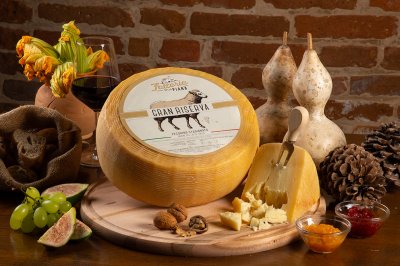 Fattori della Piana Gran Riserva Pecorino 1/4 (gran-riserva-2.jpg)